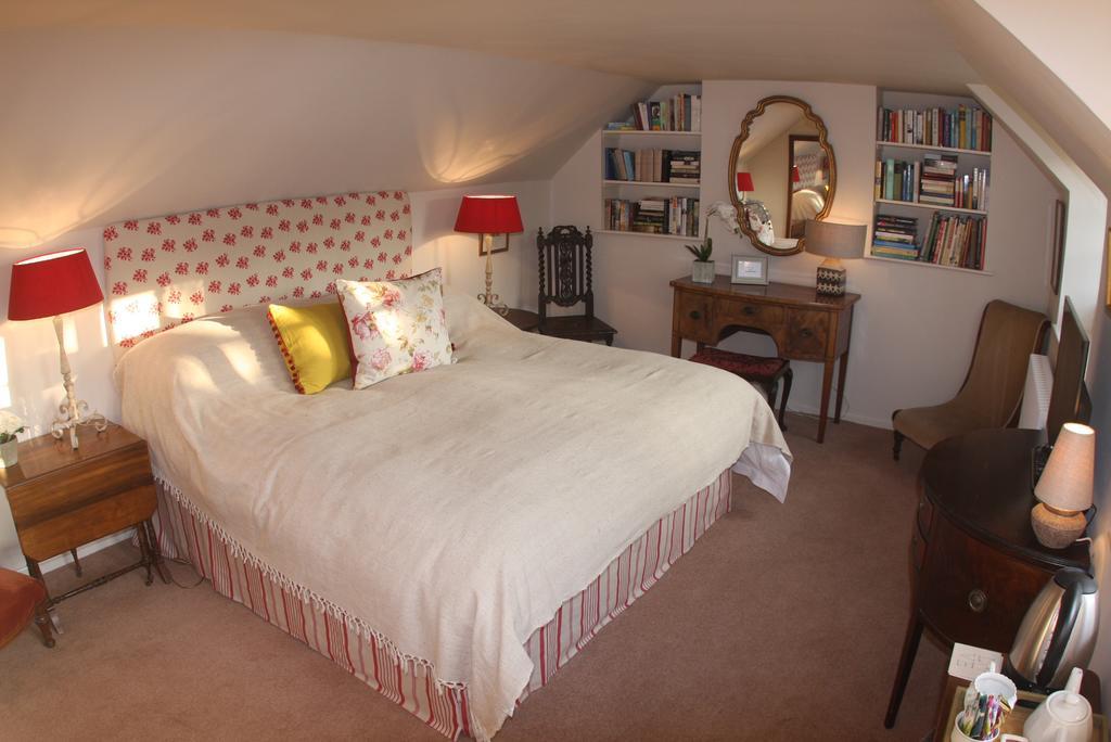 Bed and Breakfast Brook Farm Тонтон Номер фото