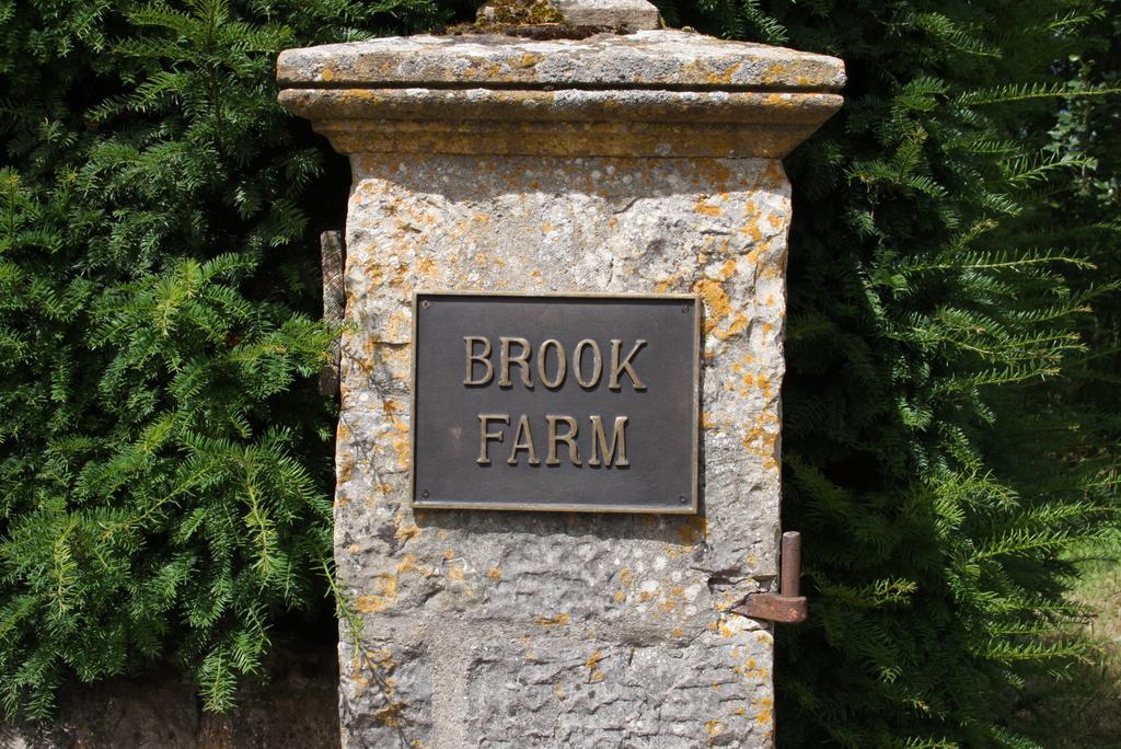 Bed and Breakfast Brook Farm Тонтон Экстерьер фото