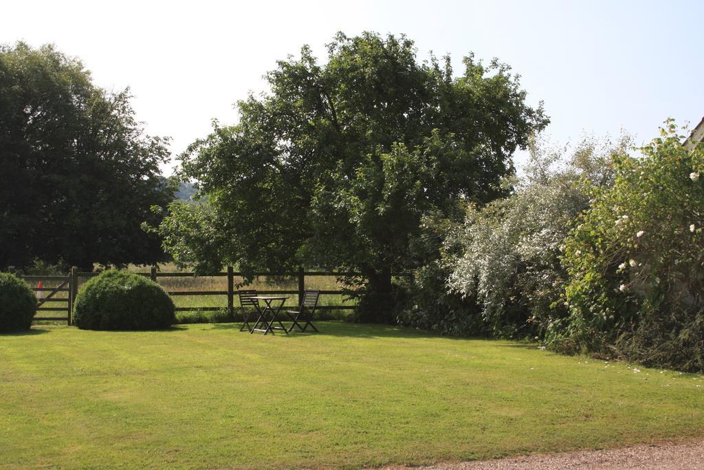 Bed and Breakfast Brook Farm Тонтон Экстерьер фото