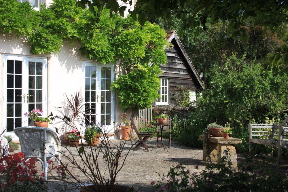 Bed and Breakfast Brook Farm Тонтон Экстерьер фото